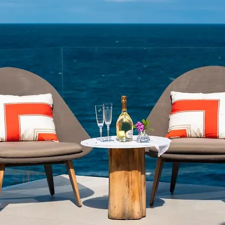 Bed & Breakfast Great Wil Big Garden, Private Pool And Sea View