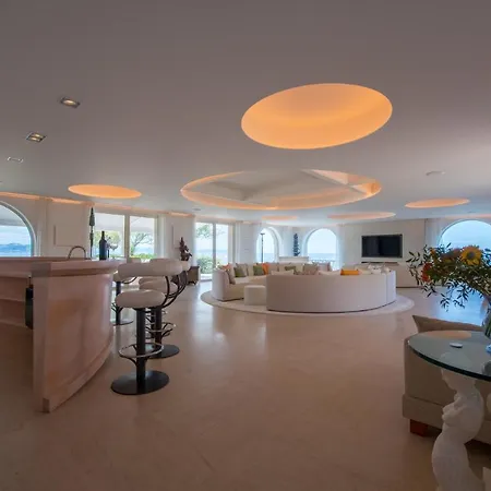 Bed & Breakfast Great Wil Big Garden, Private Pool And Sea View