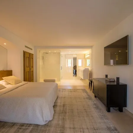 Great Wil Big Garden, Private Pool And Sea View Bed & Breakfast *