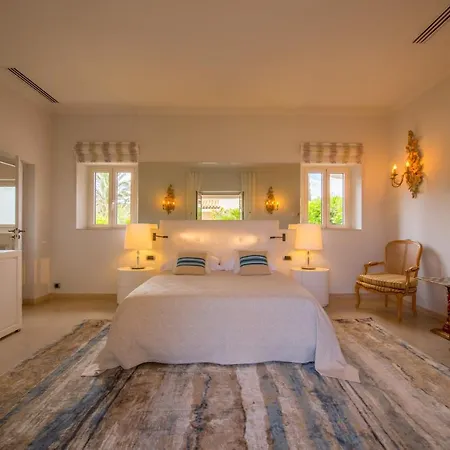 Great Wil Big Garden, Private Pool And Sea View Bed & Breakfast
