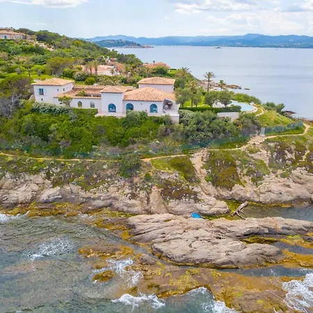 Great Wil Big Garden, Private Pool And Sea View Bed & Breakfast