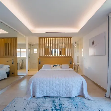 Great Wil Big Garden, Private Pool And Sea View Bed & Breakfast *